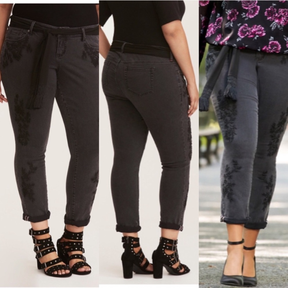 NWT embroidered boyfriend jeans